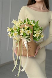 Белая альстромерия в сумочке (9 шт) 785457458